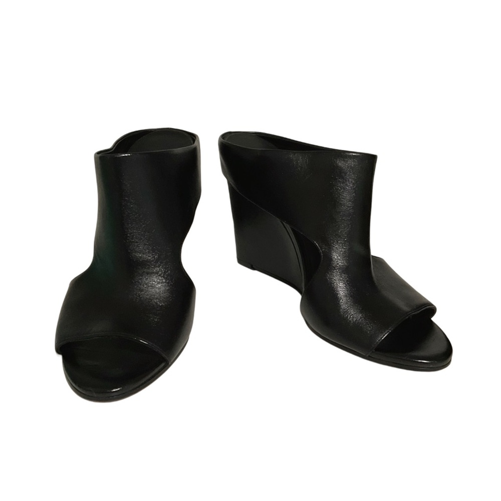 Vince Black Wedge Shoes Modern Minimalist Design size 8.5